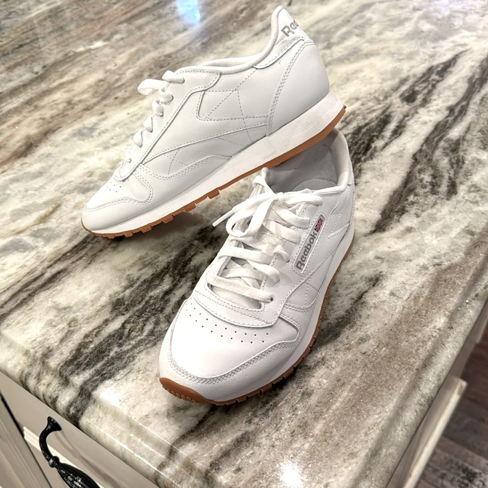 Reebok Unisex-Adult Classic Leather Sneaker